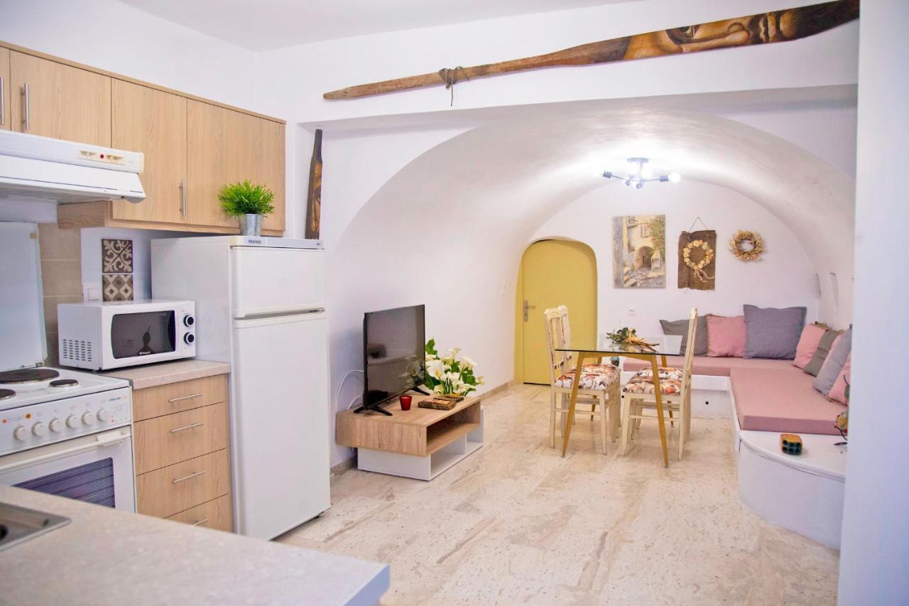 Areopolis Art Apartment Bagian luar foto