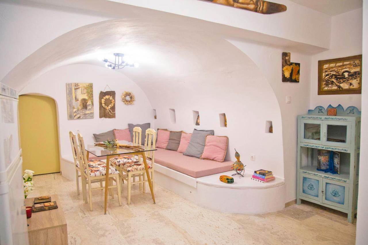 Areopolis Art Apartment Bagian luar foto