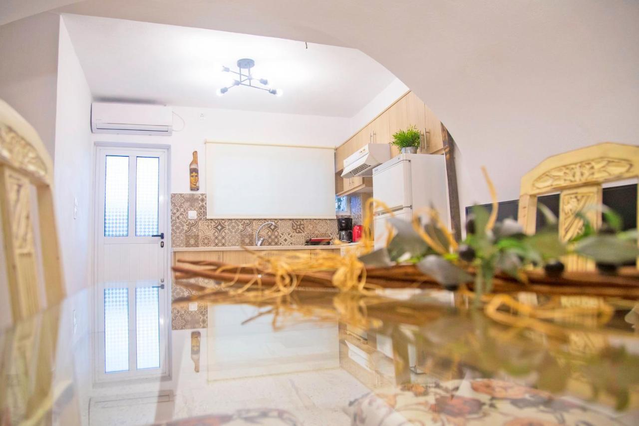 Areopolis Art Apartment Bagian luar foto