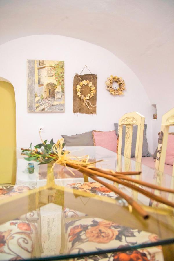 Areopolis Art Apartment Bagian luar foto