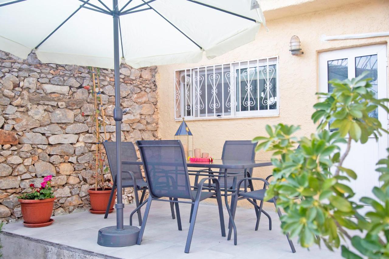 Areopolis Art Apartment Bagian luar foto